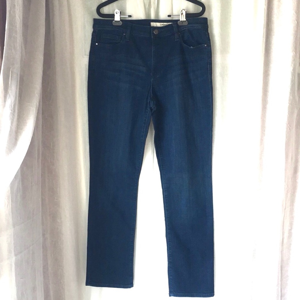 DKNY High-Rise Straight Leg Dark Wash Jeans 10x30 Style D2510003